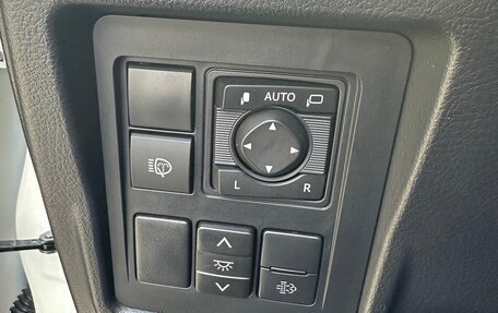 Toyota Land Cruiser Prado 150 рестайлинг 2, 2021 год, 6 750 000 рублей, 7 фотография