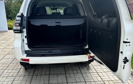 Toyota Land Cruiser Prado 150 рестайлинг 2, 2021 год, 6 750 000 рублей, 2 фотография