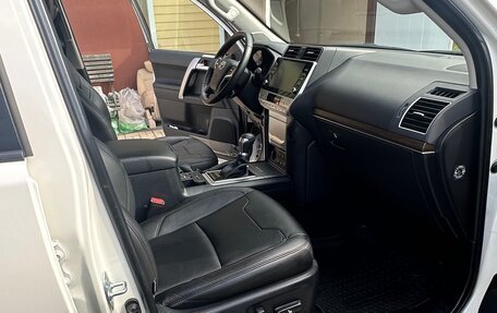 Toyota Land Cruiser Prado 150 рестайлинг 2, 2021 год, 6 750 000 рублей, 11 фотография