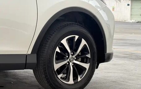 Toyota RAV4, 2019 год, 2 490 000 рублей, 5 фотография