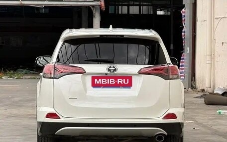 Toyota RAV4, 2019 год, 2 490 000 рублей, 6 фотография