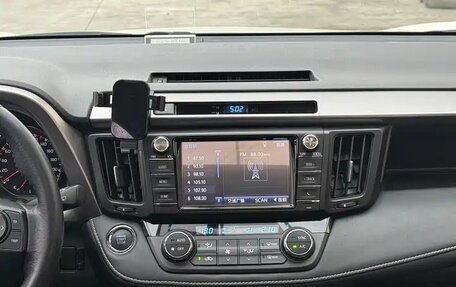 Toyota RAV4, 2019 год, 2 490 000 рублей, 19 фотография