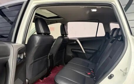 Toyota RAV4, 2019 год, 2 490 000 рублей, 11 фотография