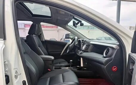 Toyota RAV4, 2019 год, 2 490 000 рублей, 13 фотография