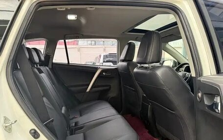 Toyota RAV4, 2019 год, 2 490 000 рублей, 12 фотография