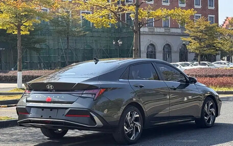 Hyundai Elantra, 2023 год, 1 350 000 рублей, 4 фотография