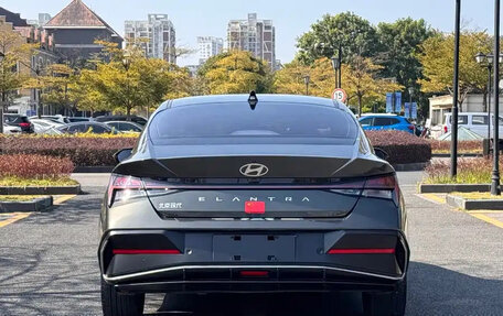 Hyundai Elantra, 2023 год, 1 350 000 рублей, 5 фотография