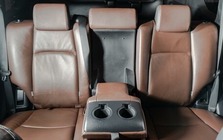 Toyota Land Cruiser Prado 150 рестайлинг 2, 2016 год, 3 150 000 рублей, 16 фотография