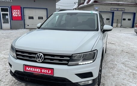 Volkswagen Tiguan II, 2019 год, 2 350 000 рублей, 1 фотография