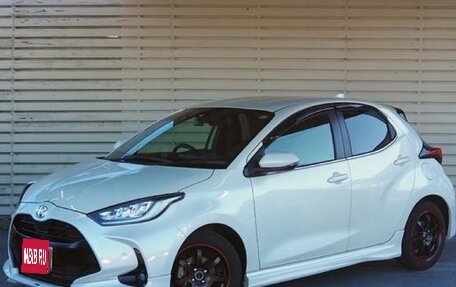 Toyota Yaris, 2022 год, 1 195 000 рублей, 1 фотография