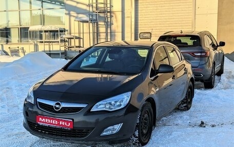 Opel Astra J, 2011 год, 530 000 рублей, 1 фотография