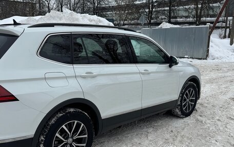 Volkswagen Tiguan II, 2019 год, 2 350 000 рублей, 3 фотография
