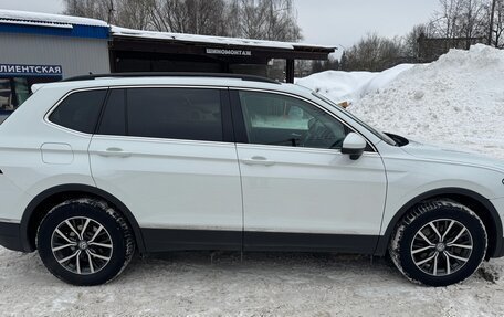 Volkswagen Tiguan II, 2019 год, 2 350 000 рублей, 11 фотография