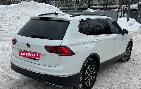Volkswagen Tiguan II, 2019 год, 2 350 000 рублей, 4 фотография