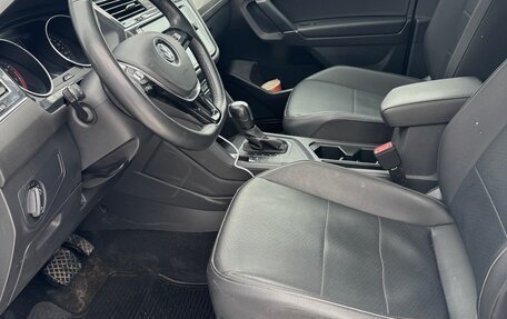 Volkswagen Tiguan II, 2019 год, 2 350 000 рублей, 23 фотография