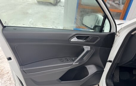 Volkswagen Tiguan II, 2019 год, 2 350 000 рублей, 20 фотография