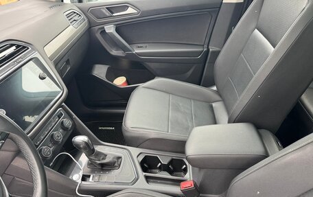 Volkswagen Tiguan II, 2019 год, 2 350 000 рублей, 21 фотография