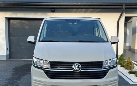 Volkswagen Transporter T6 рестайлинг, 2022 год, 2 790 000 рублей, 2 фотография