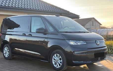 Volkswagen Multivan, 2023 год, 5 000 000 рублей, 3 фотография