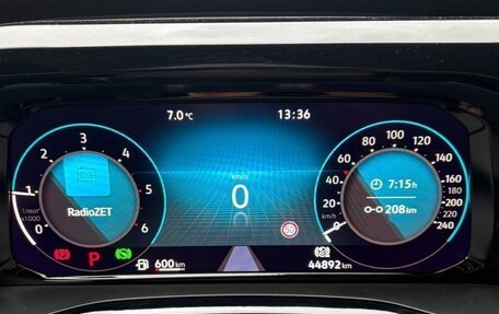 Volkswagen Multivan, 2023 год, 5 000 000 рублей, 10 фотография