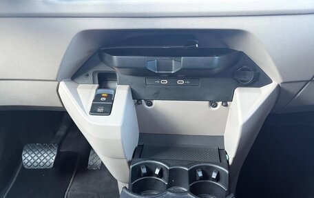 Volkswagen Multivan, 2023 год, 5 000 000 рублей, 16 фотография