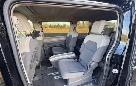 Volkswagen Multivan, 2023 год, 5 000 000 рублей, 18 фотография