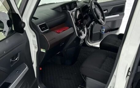 Toyota Roomy I, 2018 год, 750 000 рублей, 13 фотография