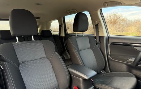 Mitsubishi Outlander III рестайлинг 3, 2021 год, 2 650 000 рублей, 23 фотография