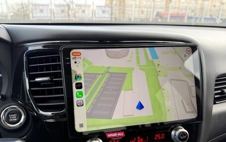 Mitsubishi Outlander III рестайлинг 3, 2021 год, 2 650 000 рублей, 19 фотография