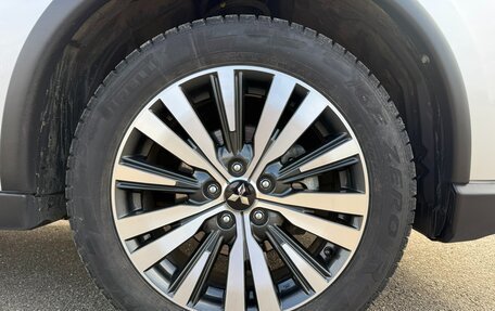 Mitsubishi Outlander III рестайлинг 3, 2021 год, 2 650 000 рублей, 32 фотография