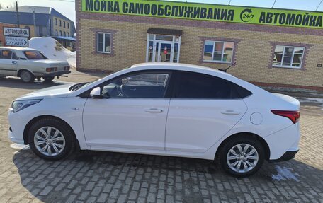 Hyundai Solaris II рестайлинг, 2022 год, 1 800 000 рублей, 8 фотография