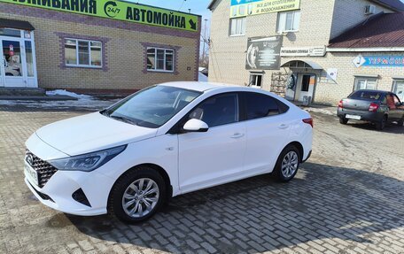 Hyundai Solaris II рестайлинг, 2022 год, 1 800 000 рублей, 9 фотография