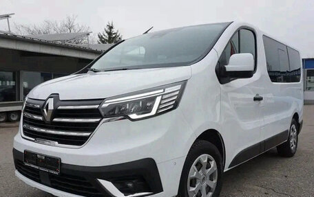 Renault Trafic, 2021 год, 2 300 000 рублей, 3 фотография
