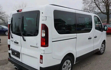 Renault Trafic, 2021 год, 2 300 000 рублей, 6 фотография