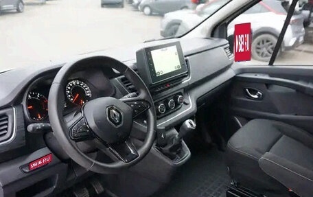 Renault Trafic, 2021 год, 2 300 000 рублей, 8 фотография