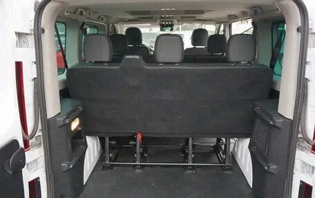 Renault Trafic, 2021 год, 2 300 000 рублей, 14 фотография