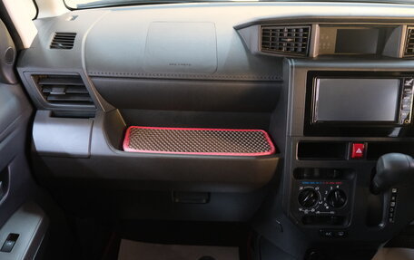 Toyota Roomy I, 2020 год, 1 399 000 рублей, 17 фотография