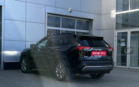 Toyota RAV4, 2020 год, 3 300 000 рублей, 5 фотография