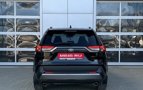 Toyota RAV4, 2020 год, 3 300 000 рублей, 6 фотография