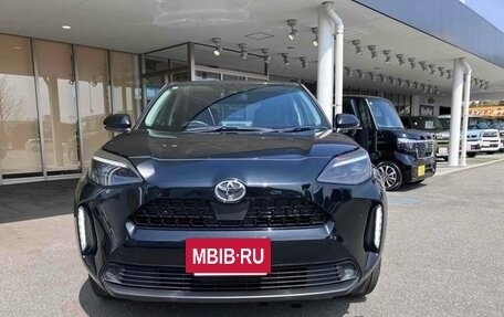 Toyota Yaris Cross, 2022 год, 1 690 000 рублей, 2 фотография