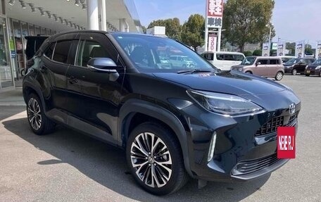 Toyota Yaris Cross, 2022 год, 1 690 000 рублей, 3 фотография