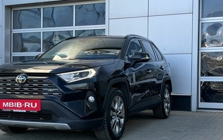 Toyota RAV4, 2020 год, 3 300 000 рублей, 23 фотография