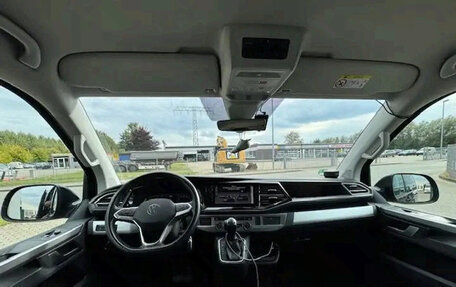 Volkswagen Multivan T6 рестайлинг, 2021 год, 5 300 000 рублей, 11 фотография