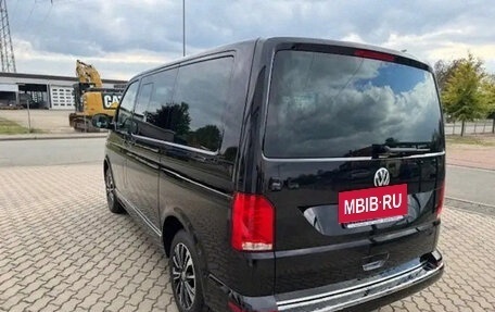 Volkswagen Multivan T6 рестайлинг, 2021 год, 5 300 000 рублей, 8 фотография