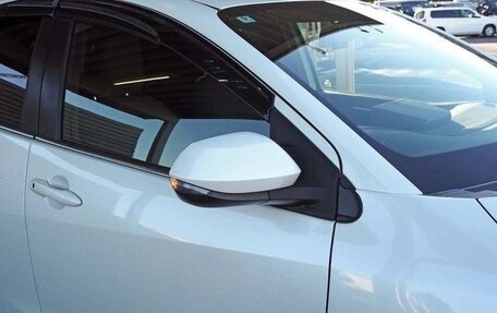 Toyota Yaris, 2022 год, 1 195 000 рублей, 8 фотография