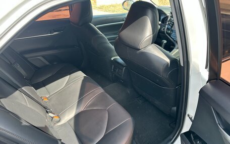 Toyota Camry, 2018 год, 2 465 000 рублей, 15 фотография