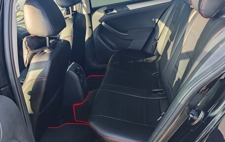 Volkswagen Jetta VI, 2011 год, 1 000 000 рублей, 14 фотография