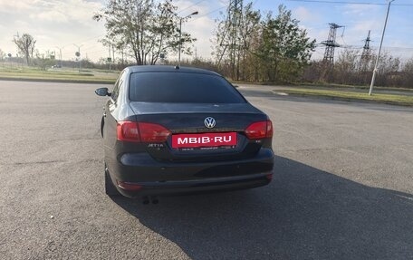 Volkswagen Jetta VI, 2011 год, 1 000 000 рублей, 13 фотография