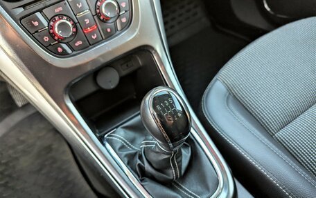 Opel Astra J, 2011 год, 530 000 рублей, 18 фотография