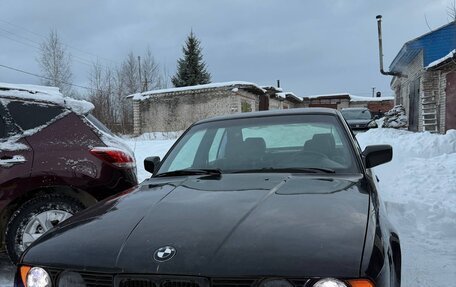 BMW 5 серия, 1989 год, 310 000 рублей, 1 фотография